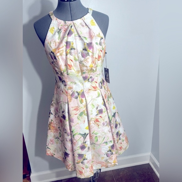 NEW Vince Camuto Size 6 Floral Tapestry High Neck Halter Fit Flare Dress Pockets - Picture 5 of 16